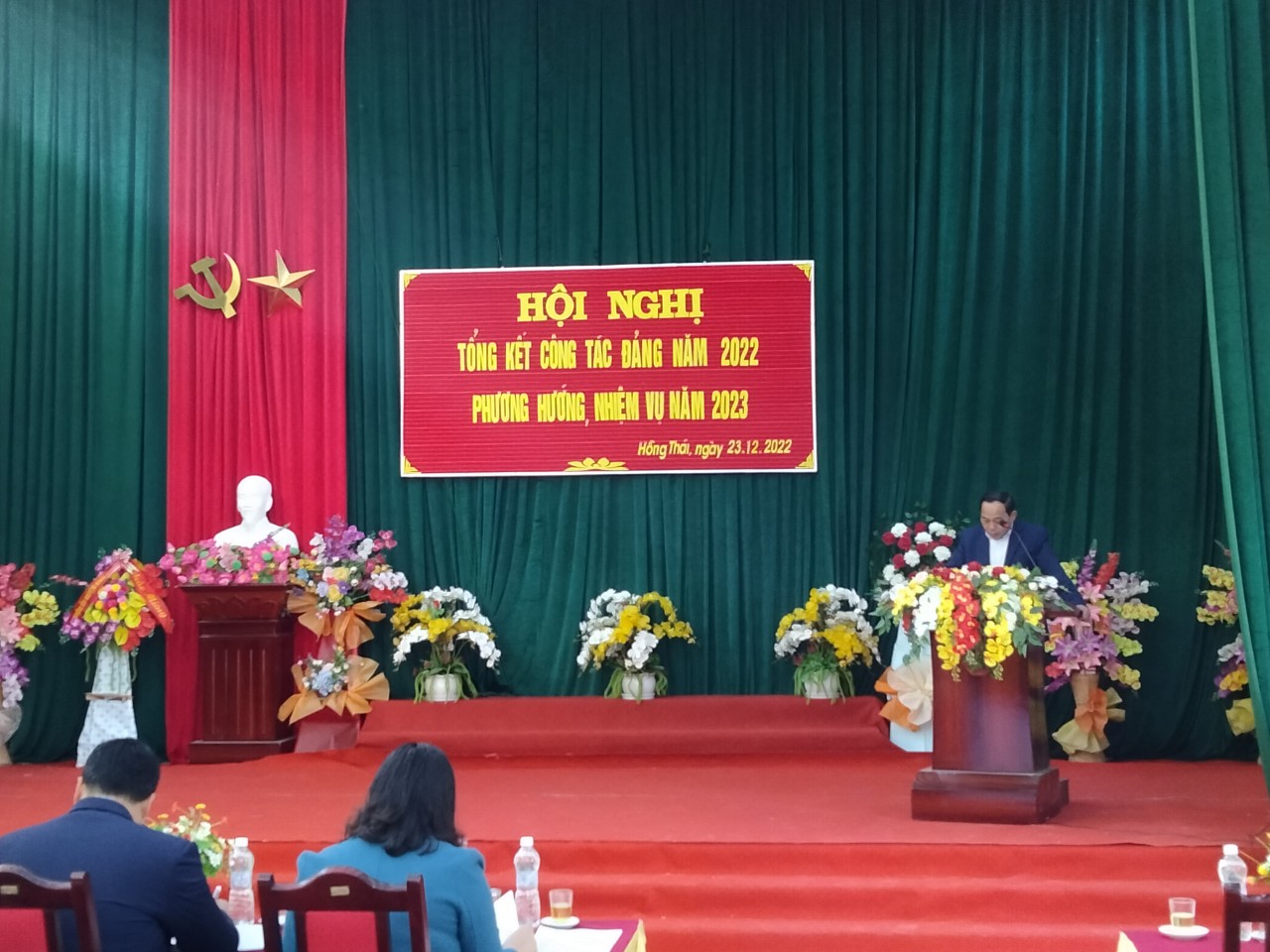 Đồng chí Lương Hoàng Đựng, Bí thư Đảng ủy, Chủ tịch UBND xã phái biểu khai mạc